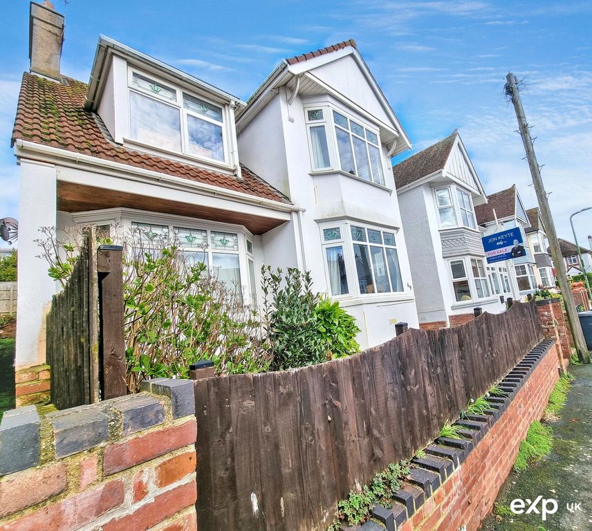Property photo 2 of 27