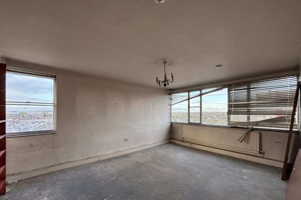 Property photo 2 of 9 Flat 27 Sentinel Square, London, Nw4 2En