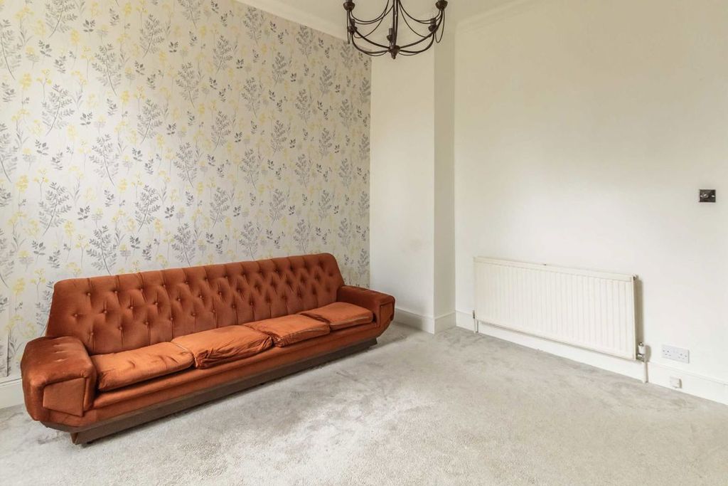 Property photo 2 of 4