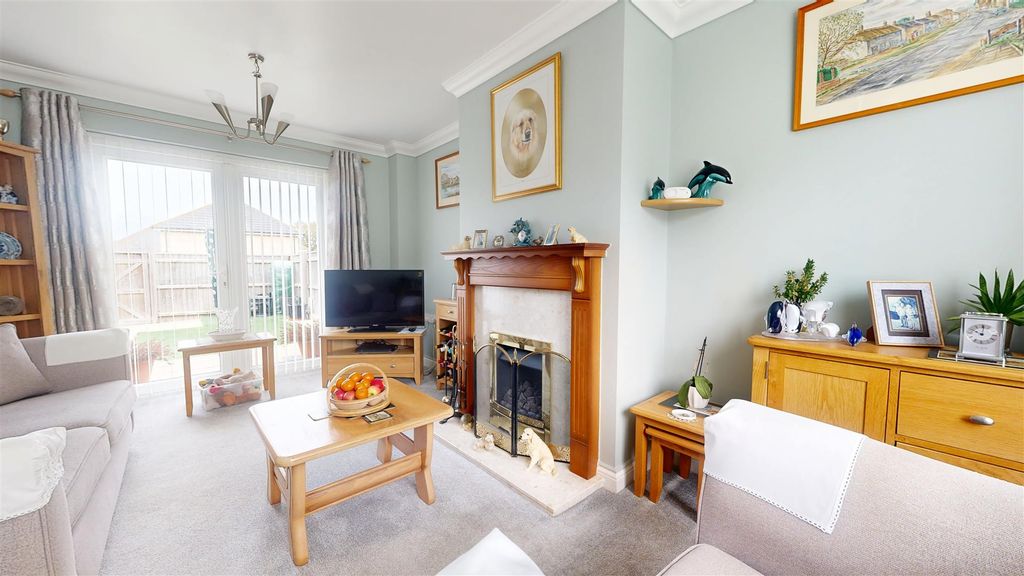 Property photo 3 of 13 Living Room.Jpg