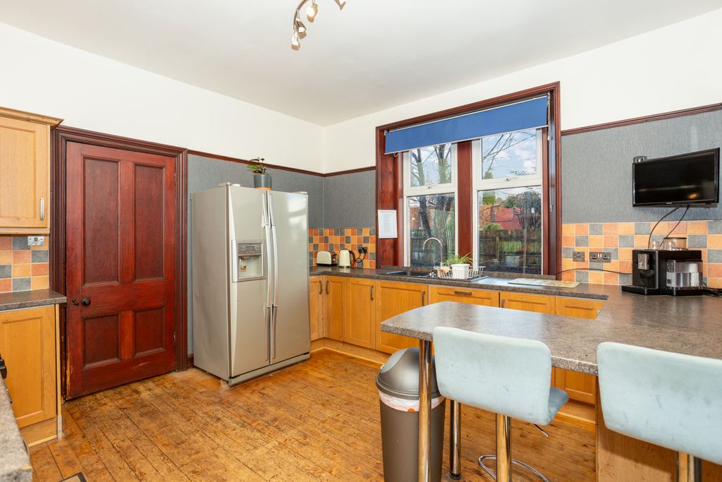 Property photo 3 of 53 Kitchen