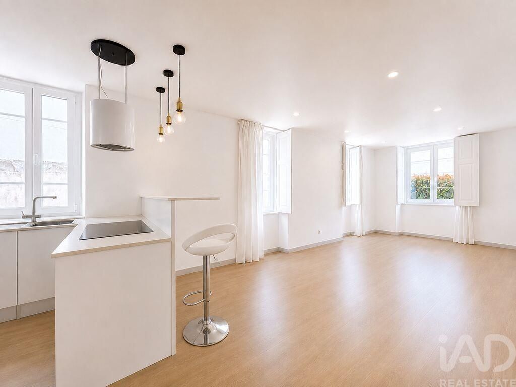 Property photo 3 of 32