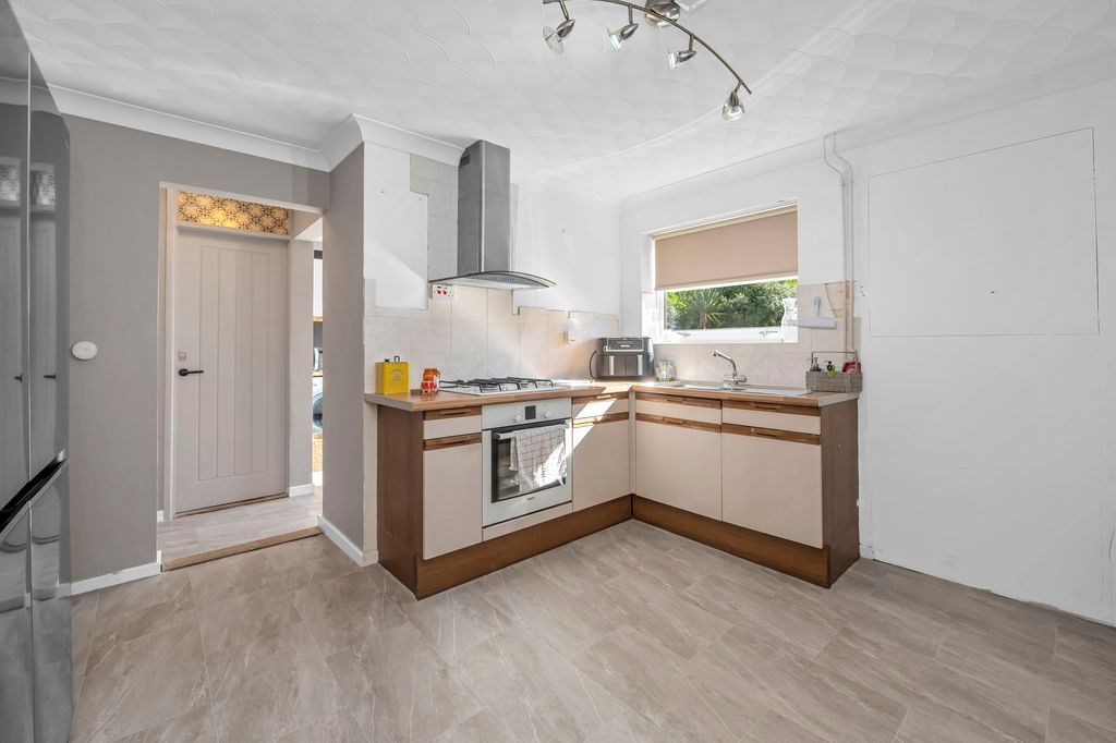 Property photo 3 of 15 Kitchen