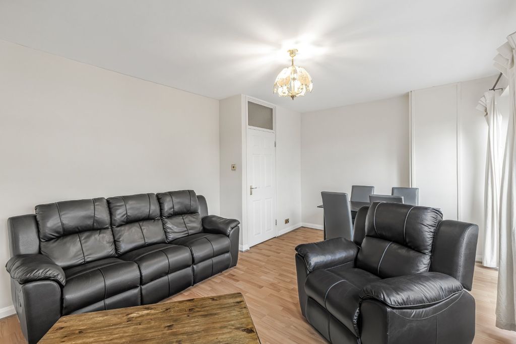 Property photo 3 of 25 Picture 3