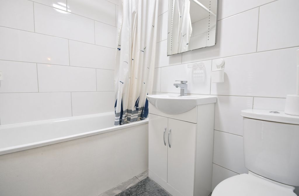Property photo 3 of 6 Js4Y2