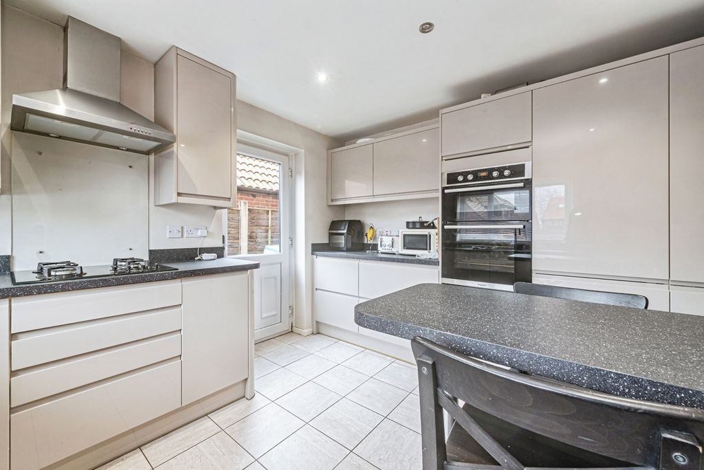 Property photo 2 of 20 Pbox-Img.Jpg