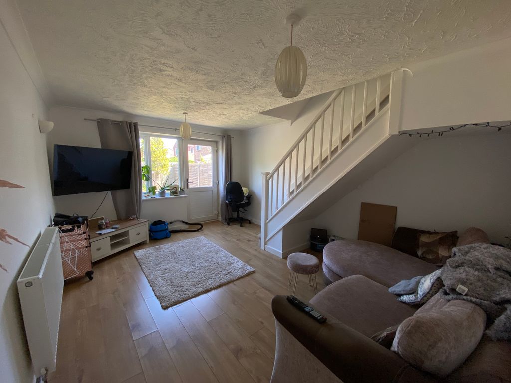 Property photo 2 of 4 Living Room