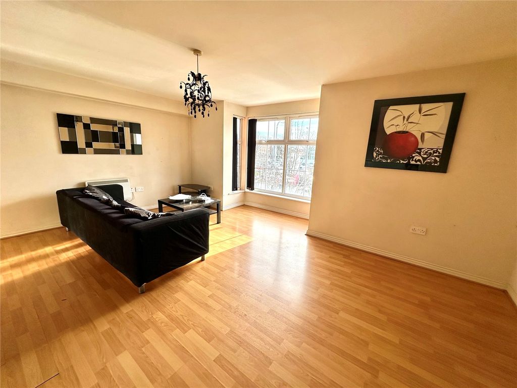 Property photo 2 of 6 Lounge