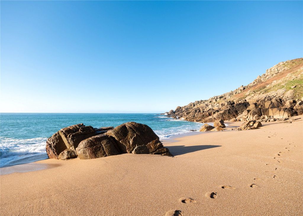Property photo 3 of 16 Beach