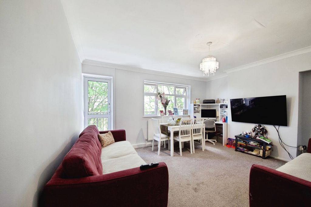 Property photo 3 of 12 Pbox-Img.Jpg