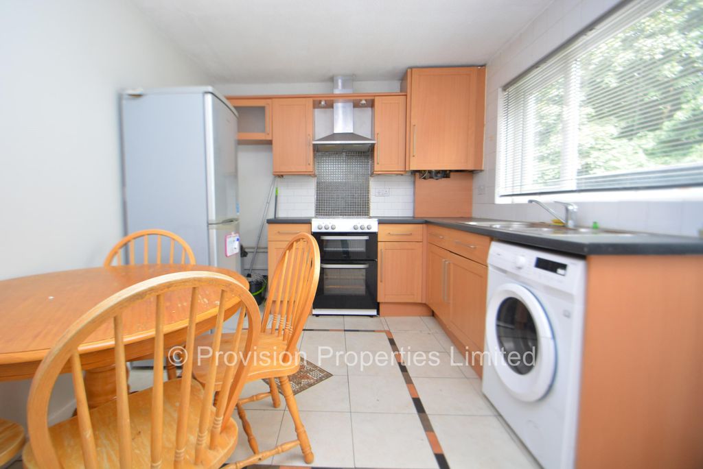 Property photo 2 of 14 Photo