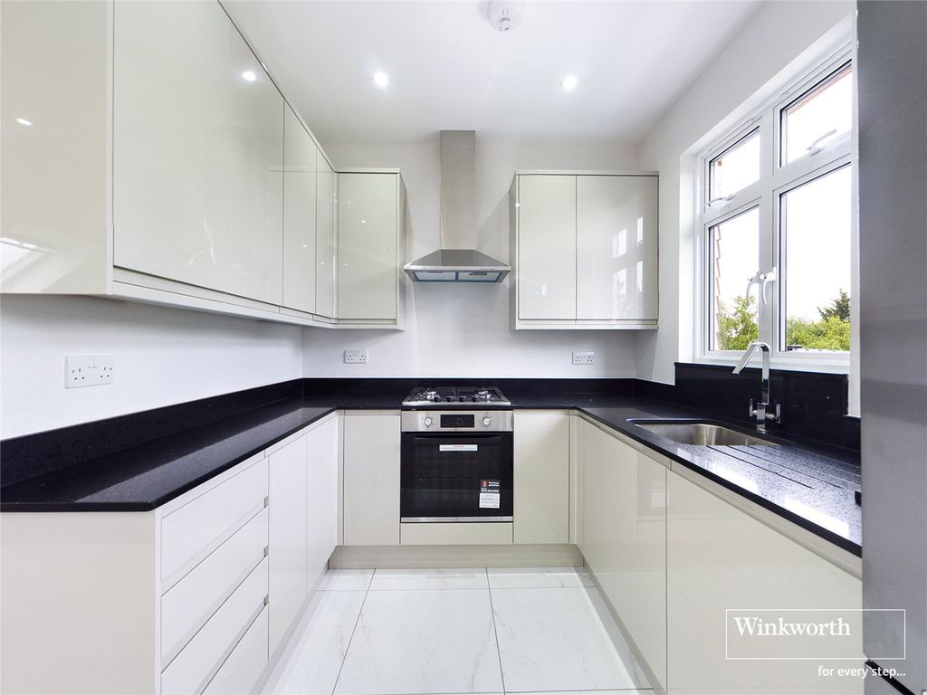 Property photo 1 of 9 Kitchen