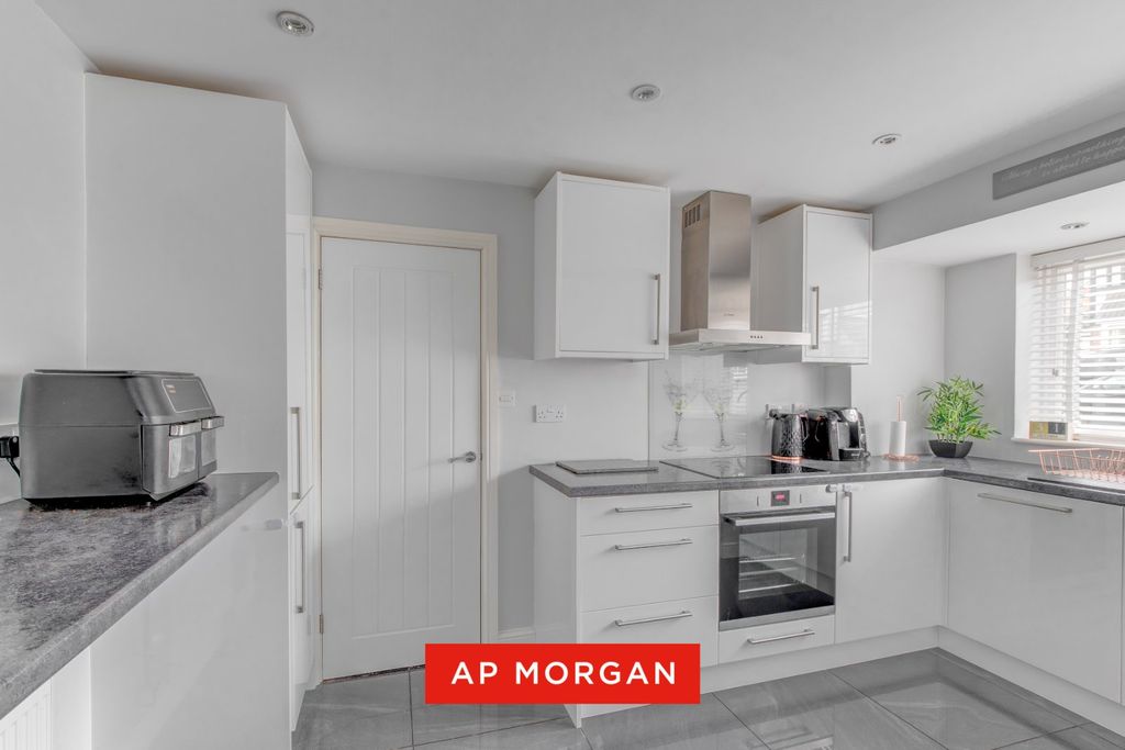 Property photo 3 of 13 Picture No. 20