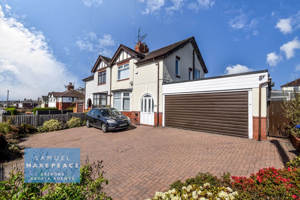 Property photo 1 of 21 Three Bedroom Semi Detached Property With Double Garage &amp; Driveway