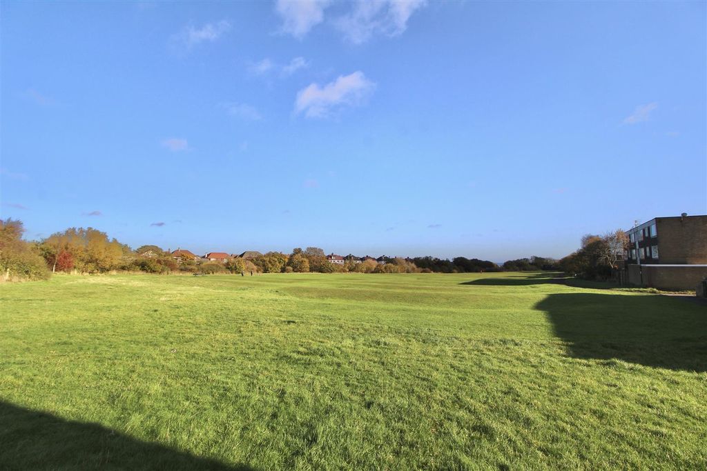 Property photo 3 of 22 Img_4420.Jpg