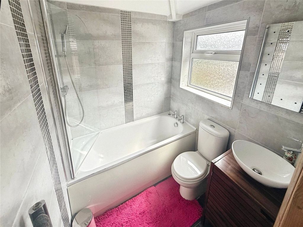 Property photo 3 of 12 Bathroom