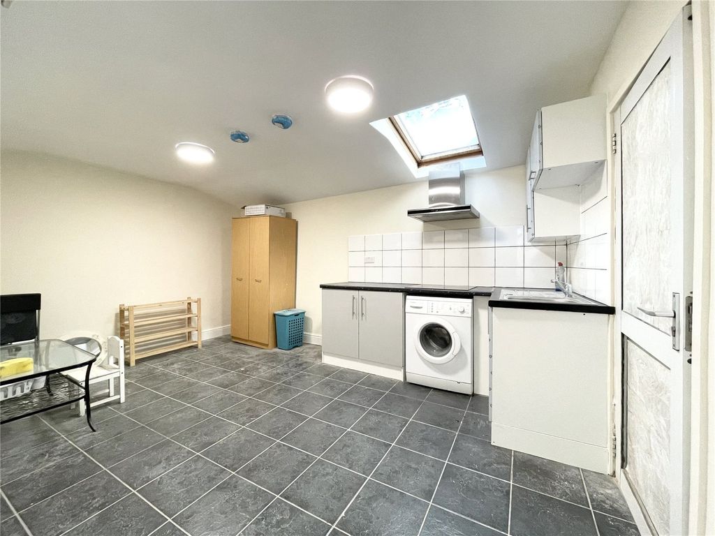 Property photo 3 of 6 Picture No. 02