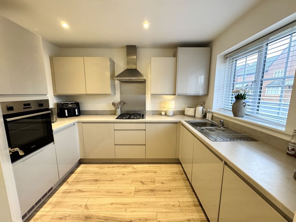 Property photo 3 of 16 Img_2711