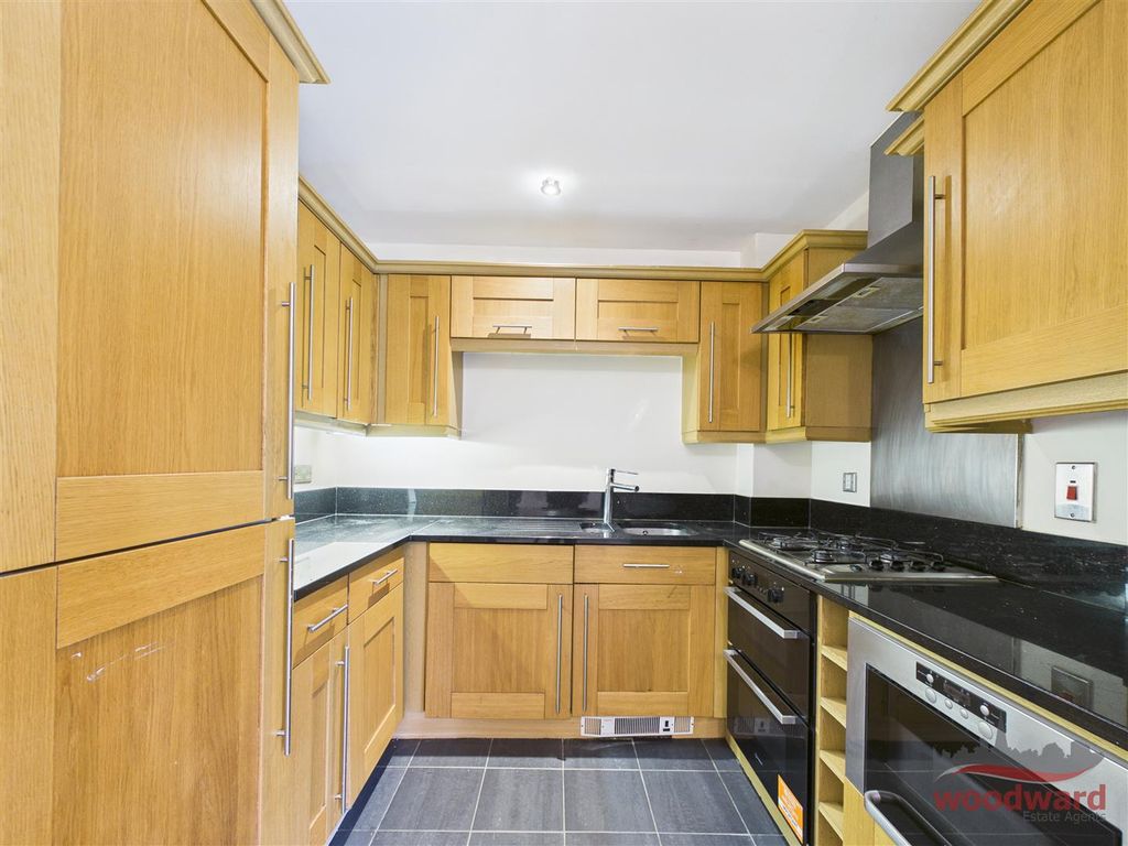 Property photo 2 of 10 Cam05267G0-Pr0183-Still010.Jpg