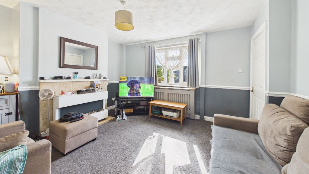 Property photo 2 of 9 5349844