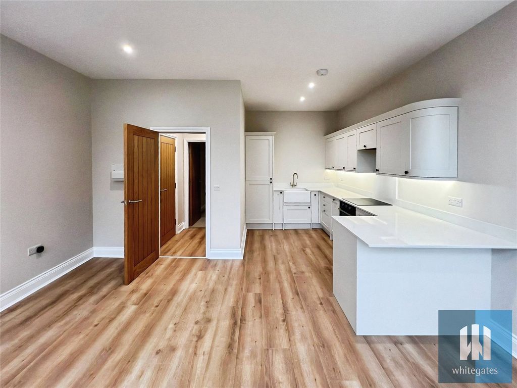 Property photo 1 of 15 Picture No. 10