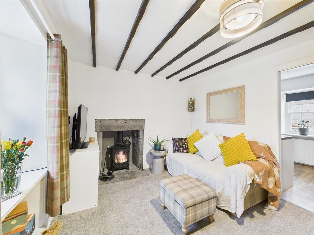 Property photo 1 of 21 Cam01486G0-Pr0906-Still024.Jpg