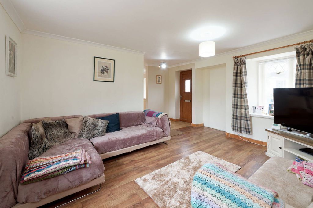 Property photo 3 of 24