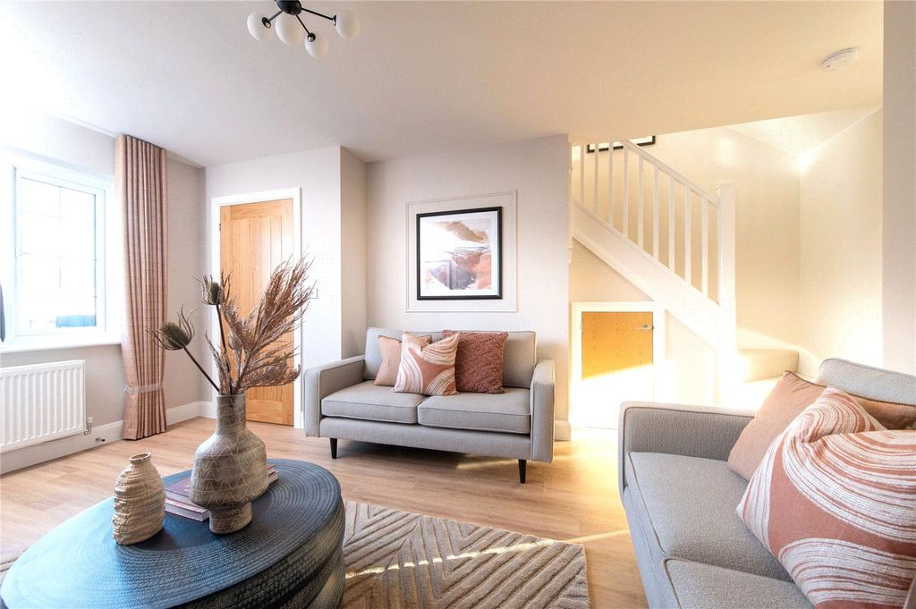 Property photo 3 of 10 Living Area