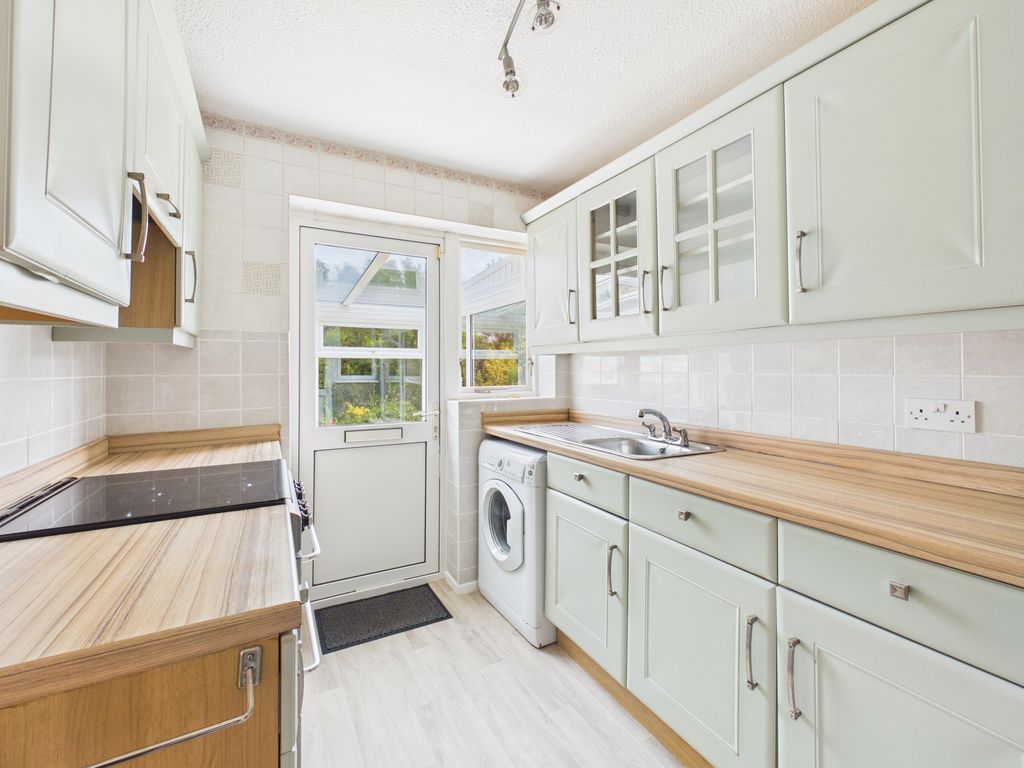 Property photo 2 of 13 Kitchen