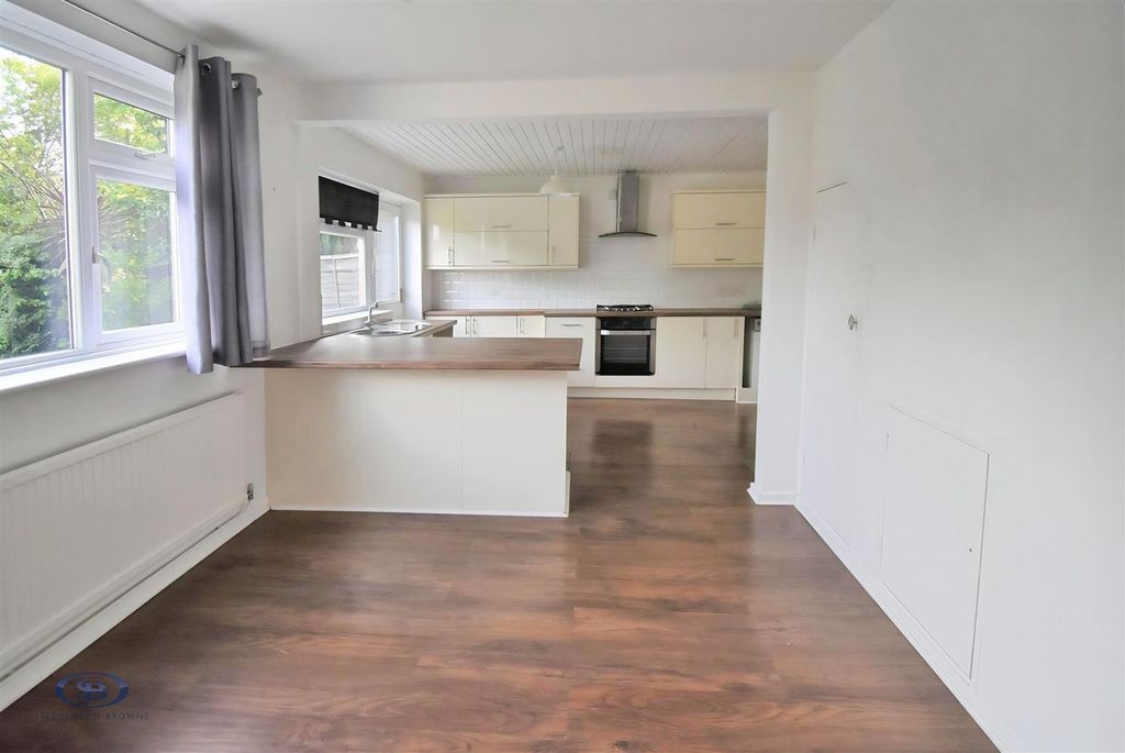 Property photo 3 of 9 204Edafa-5.Jpg