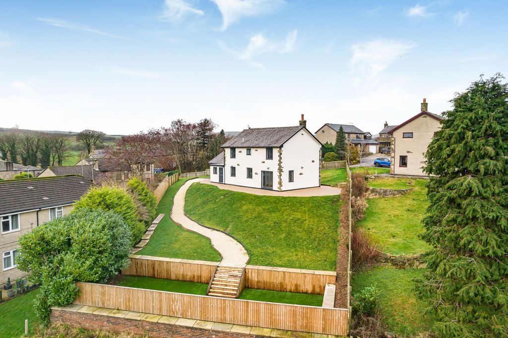 Property photo 2 of 64