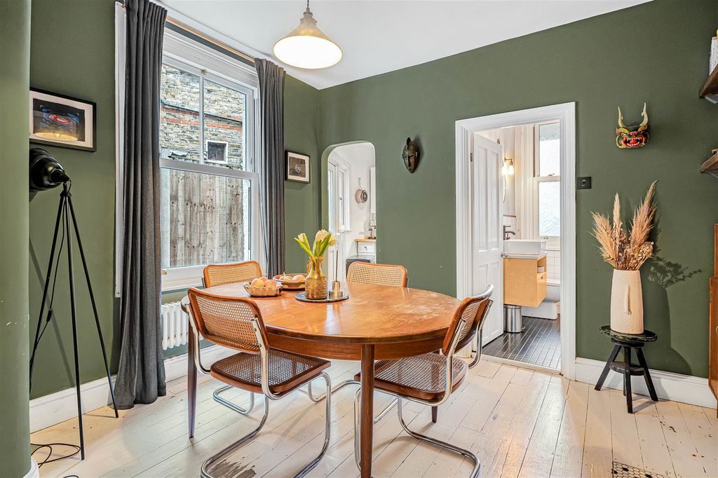 Property photo 3 of 34 13