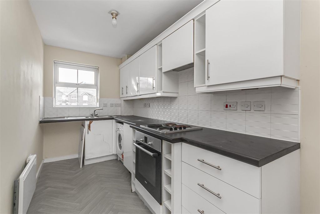Property photo 2 of 14 Kitchen