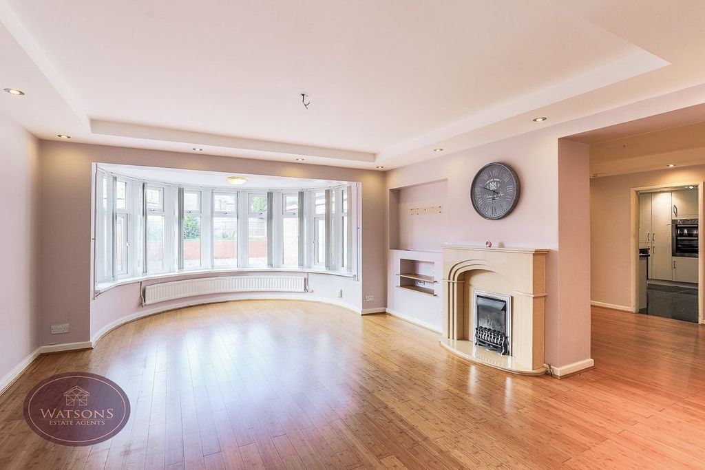 Property photo 2 of 38