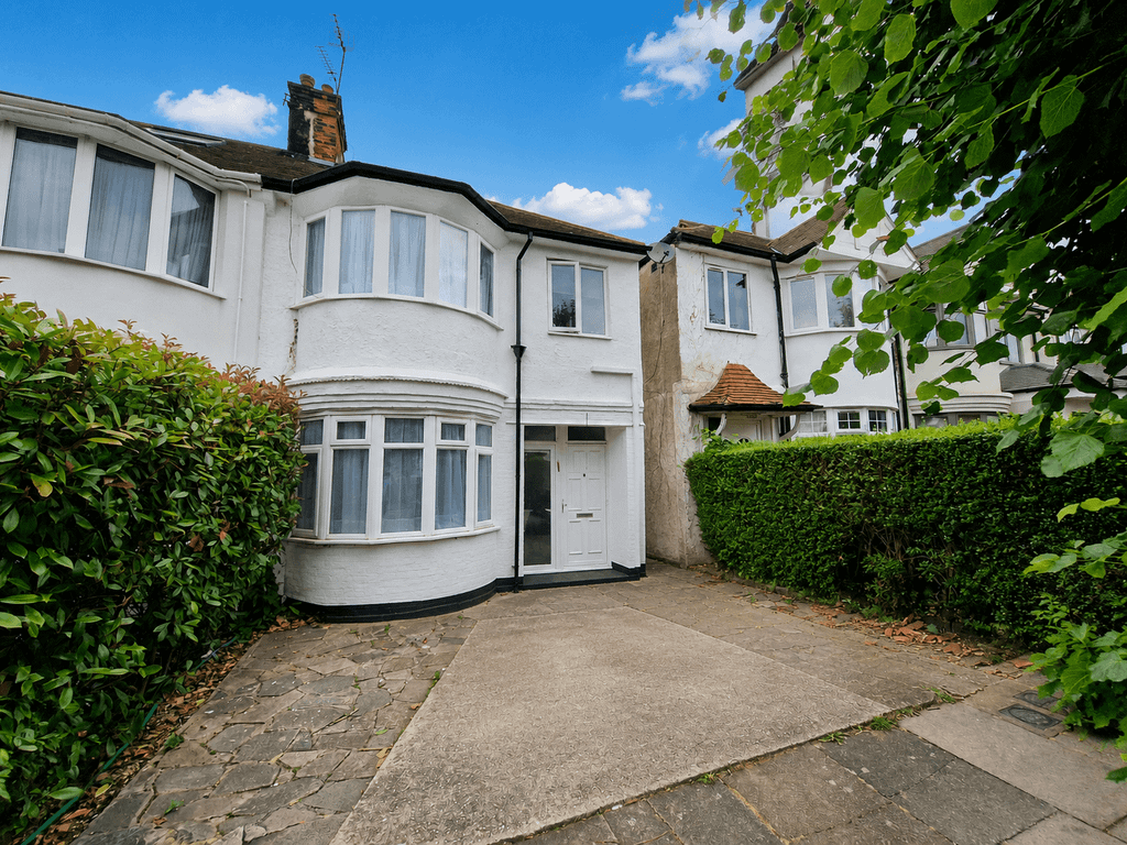 Property photo 1 of 9 1 Bed Flat To Rent Golders Manor Drive, London Nw11