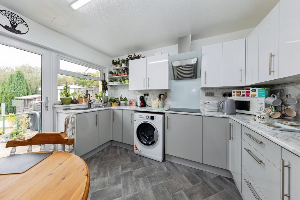 Property photo 2 of 17 Photo