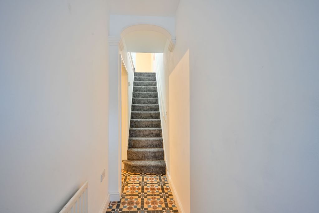 Property photo 2 of 20 Entrance Hallway