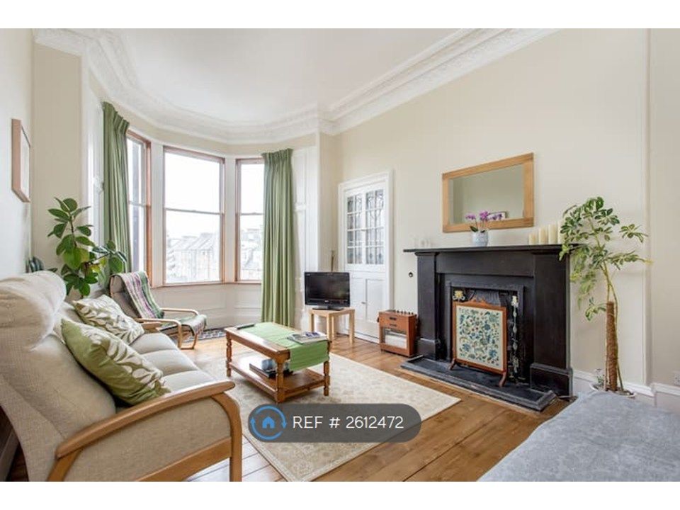 Property photo 1 of 19 Living Room
