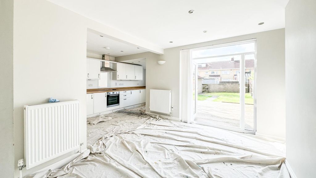 Property photo 2 of 11 Untitled-3107.Jpg
