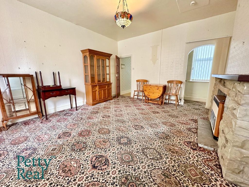 Property photo 3 of 12 57Bfef47-D4Bd-4067-B9F7-E3B3F0Ca9E57.Jpeg