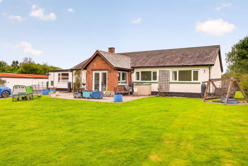 Property photo 2 of 87