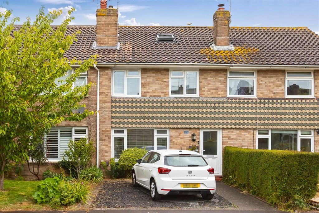 Property photo 1 of 23 Somerset Close_23.Jpg