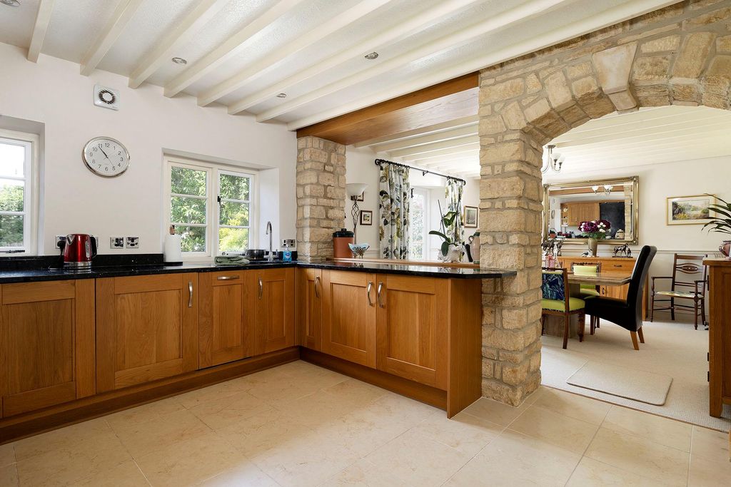 Property photo 2 of 29 Image