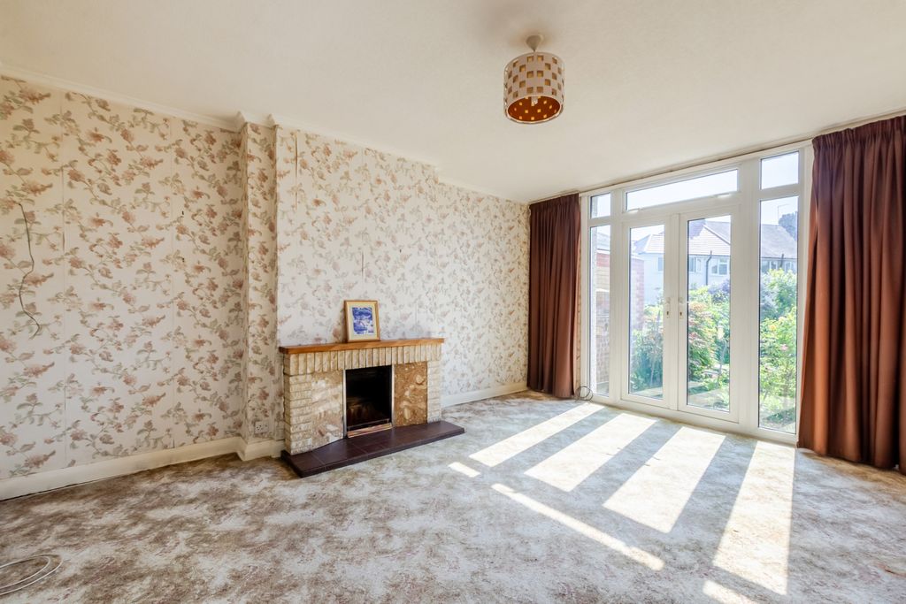 Property photo 2 of 16 Gallery