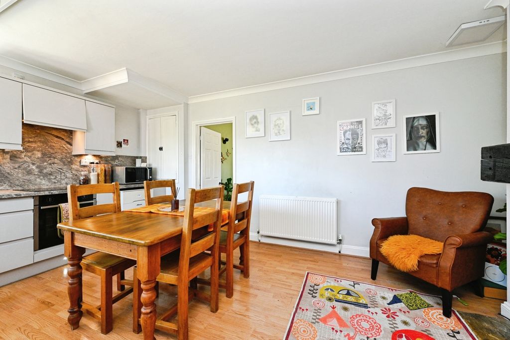 Property photo 2 of 15 Pbox-Img.Jpg