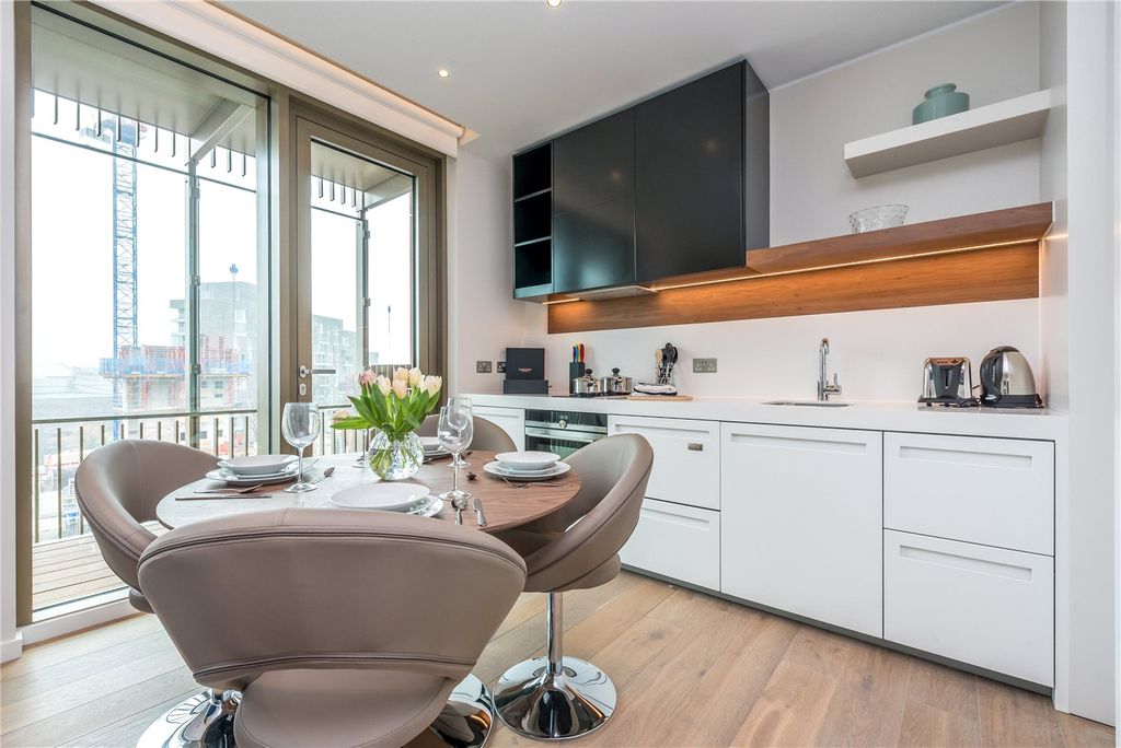 Property photo 2 of 12 Dining Area