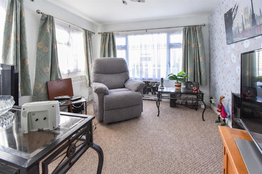 Property photo 2 of 9 7A745Eed-Ab9B-4394-9B3F-42B6Fd53757A.Png