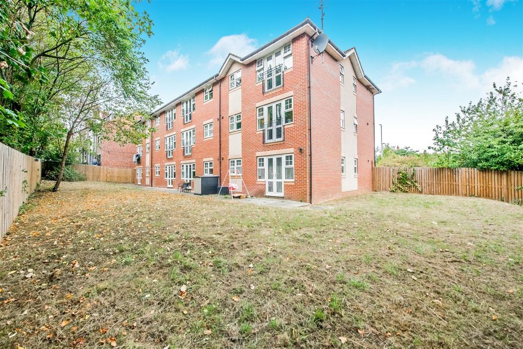 Property photo 1 of 22
