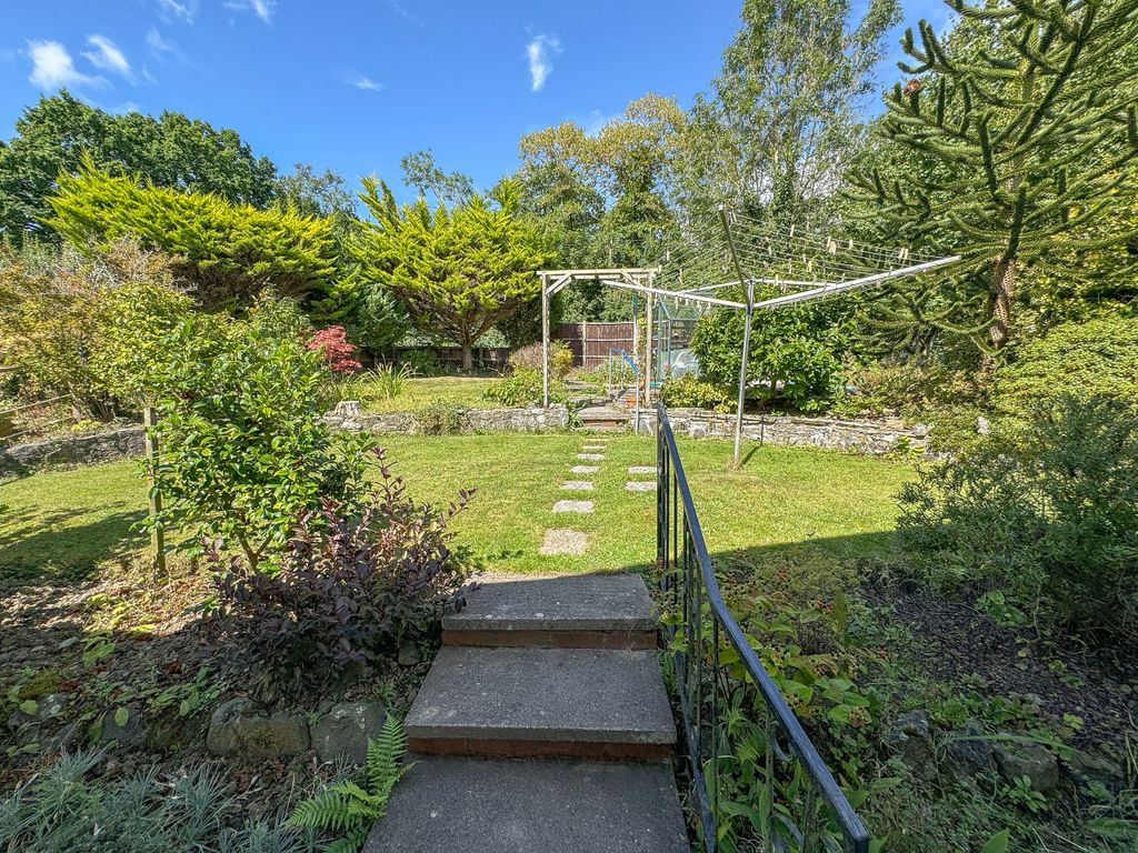 Property photo 2 of 15 Garden