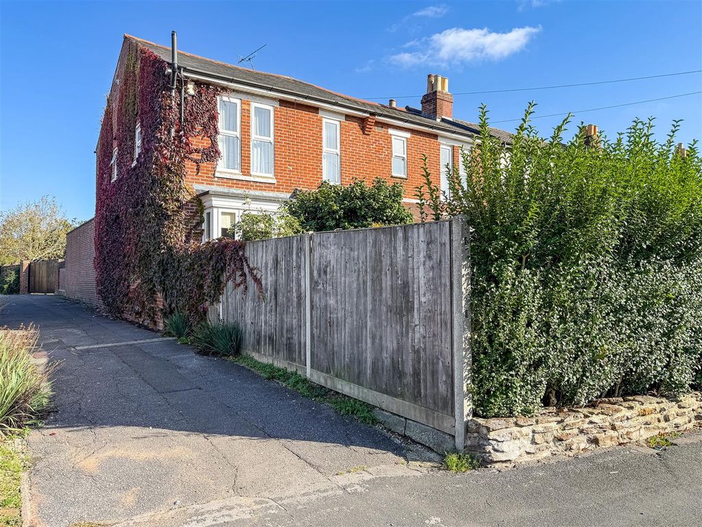 Property photo 2 of 32 Img_6840.Jpg